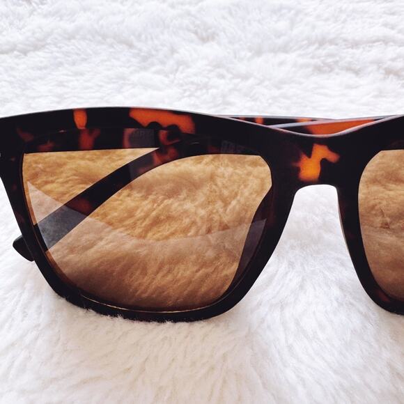 Ora Tortoise Brown Angular Frame Sunglasses - Picture 2 of 12